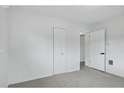 207 Hawthorne Street Sutherlin OR 97479