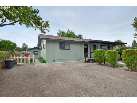 207 Hawthorne Street Sutherlin OR 97479