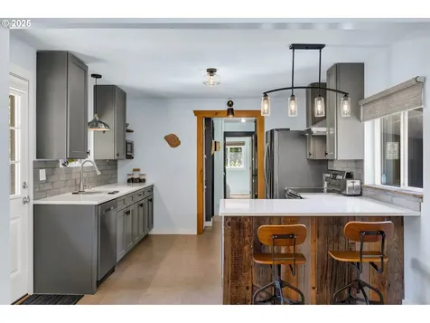 225 N Dubois Road Ariel WA 98603