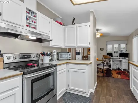 18485 SW Pacific Drive Tualatin OR 97062