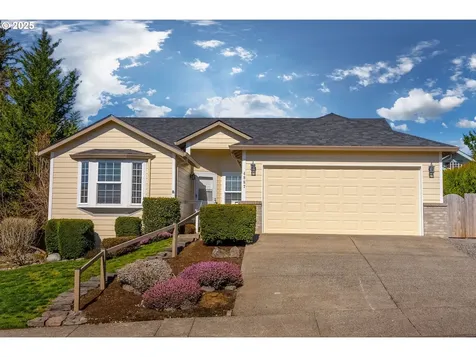 4887 R Drive Washougal WA 98671