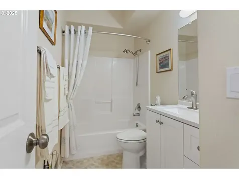 4887 R Drive Washougal WA 98671