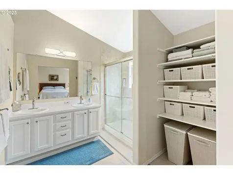 4887 R Drive Washougal WA 98671