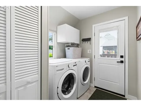 121 S Vista Way Kelso WA 98626
