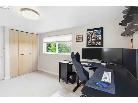 121 S Vista Way Kelso WA 98626