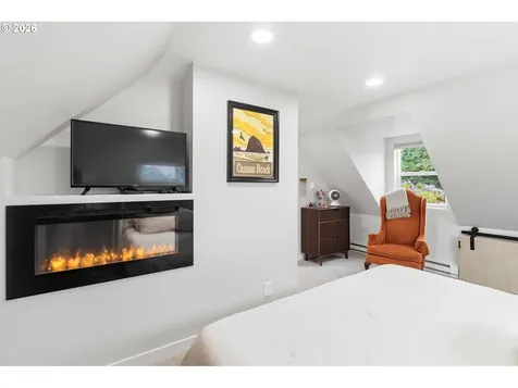 121 S Vista Way Kelso WA 98626