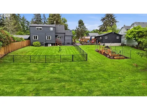 121 S Vista Way Kelso WA 98626