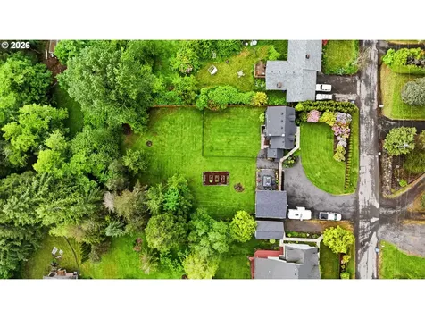 121 S Vista Way Kelso WA 98626