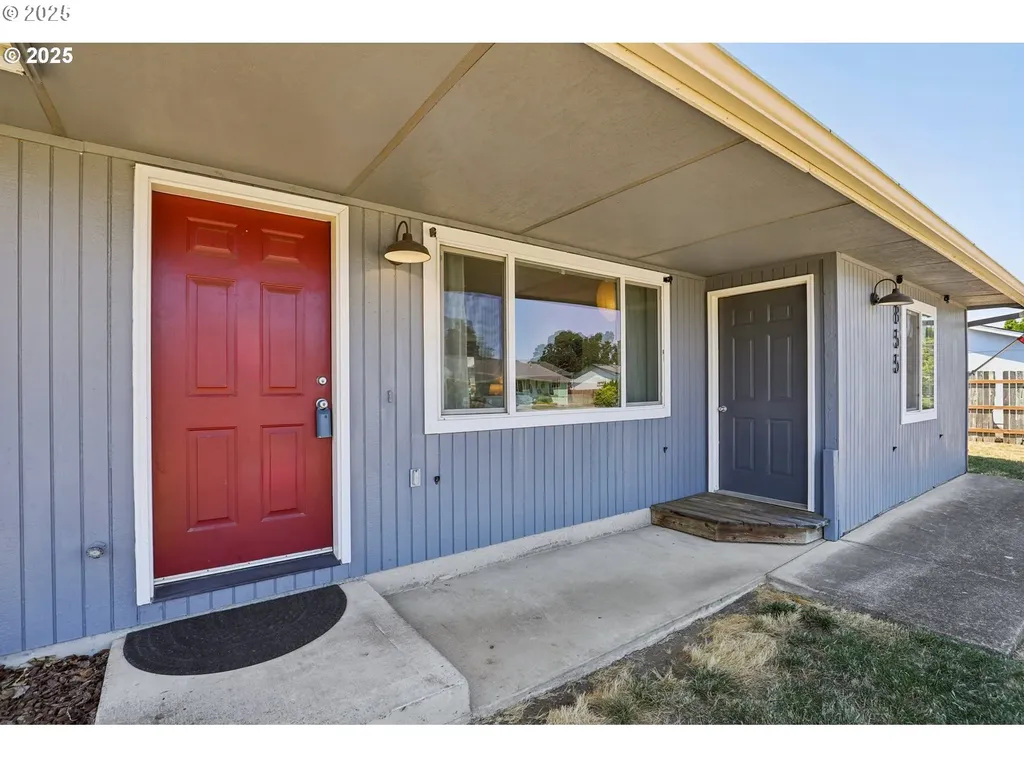 855 N 8th Street Aumsville OR 97325