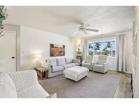 855 N 8th Street Aumsville OR 97325