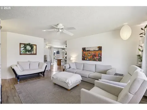 855 N 8th Street Aumsville OR 97325