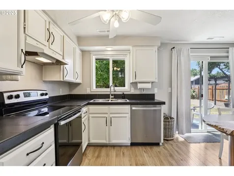 855 N 8th Street Aumsville OR 97325