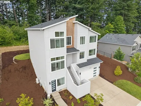 10025 SE Nicholas Drive Happy Valley OR 97086