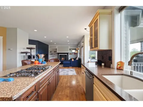 24 Empire Drive Silver Lake WA 98645