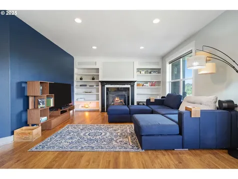 24 Empire Drive Silver Lake WA 98645