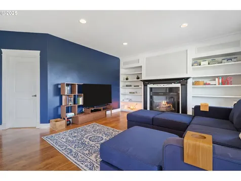 24 Empire Drive Silver Lake WA 98645