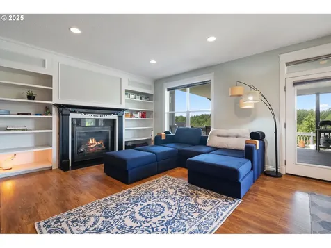 24 Empire Drive Silver Lake WA 98645