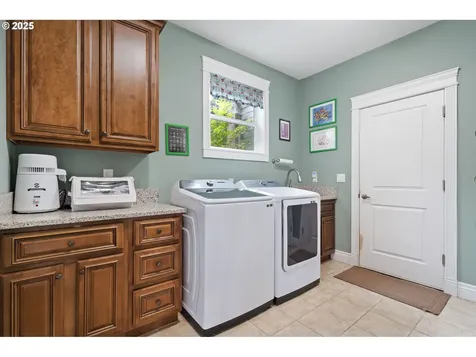 24 Empire Drive Silver Lake WA 98645