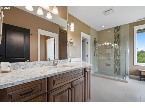 24 Empire Drive Silver Lake WA 98645