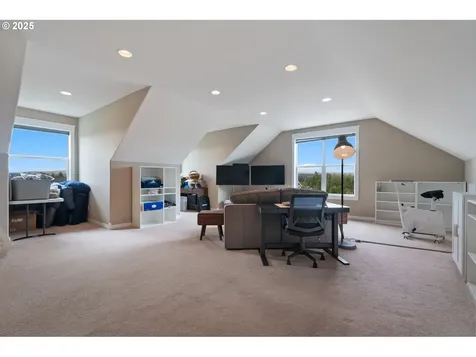 24 Empire Drive Silver Lake WA 98645