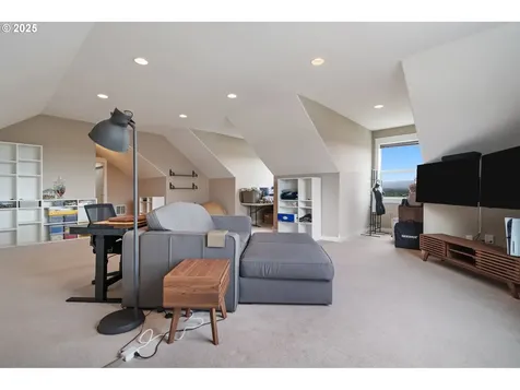 24 Empire Drive Silver Lake WA 98645