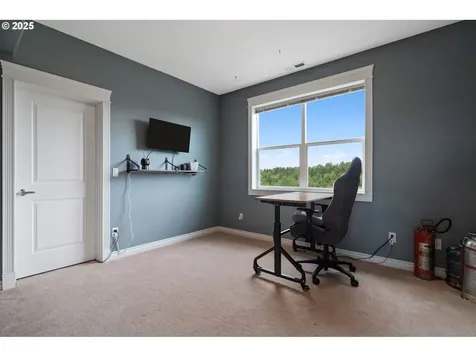 24 Empire Drive Silver Lake WA 98645