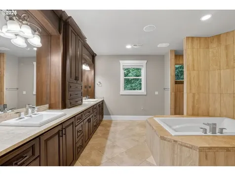 3828 NW Devoto Lane Portland OR 97229