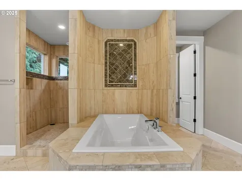 3828 NW Devoto Lane Portland OR 97229