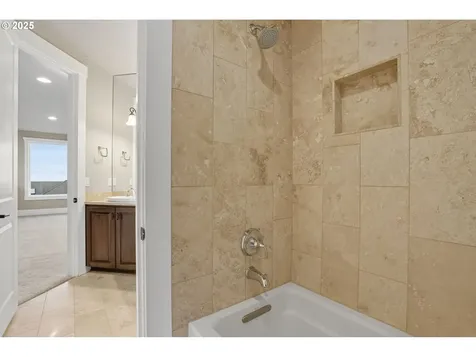 3828 NW Devoto Lane Portland OR 97229