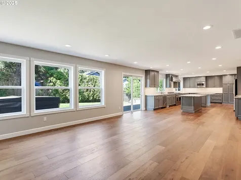 21463 SW Christensen Court Tualatin OR 97062