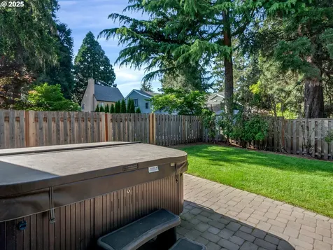 21463 SW Christensen Court Tualatin OR 97062