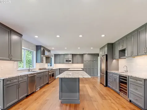 21463 SW Christensen Court Tualatin OR 97062