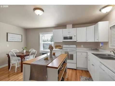 212 Picture Street Independence OR 97351