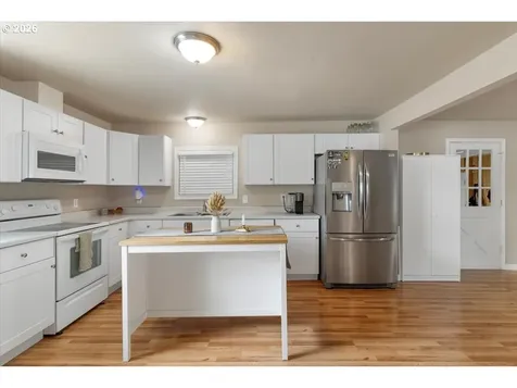 212 Picture Street Independence OR 97351