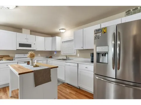 212 Picture Street Independence OR 97351