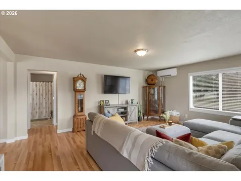 212 Picture Street Independence OR 97351