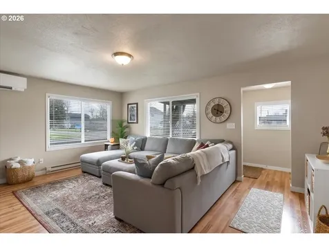 212 Picture Street Independence OR 97351