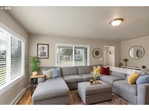212 Picture Street Independence OR 97351