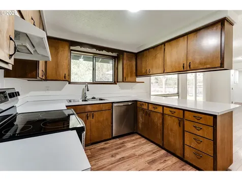 38730 Natures Garden Street Springfield OR 97478