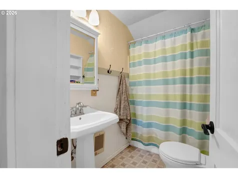 79080 N River Road Cottage Grove OR 97424