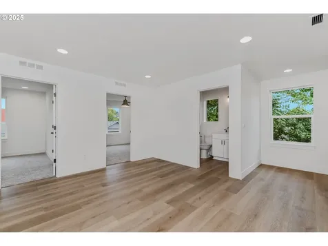 1209 S 6th Avenue Kelso WA 98626