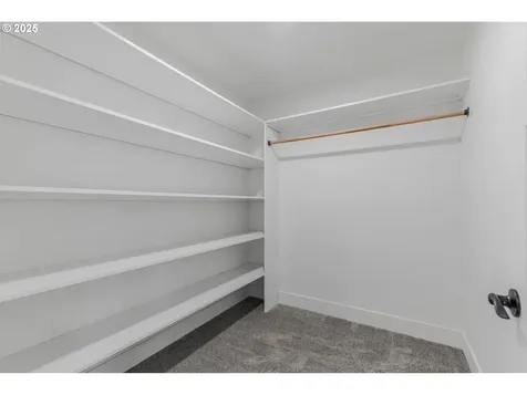 1209 S 6th Avenue Kelso WA 98626