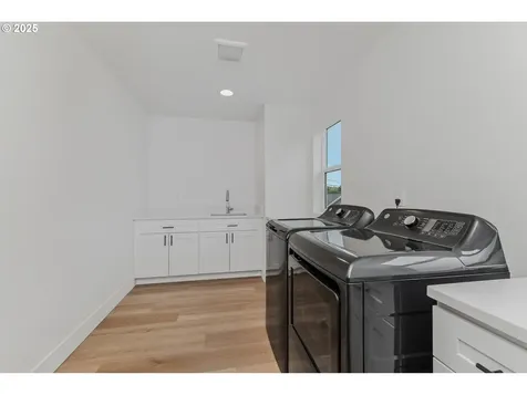 1209 S 6th Avenue Kelso WA 98626