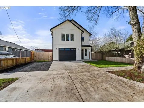 1209 S 6th Avenue Kelso WA 98626