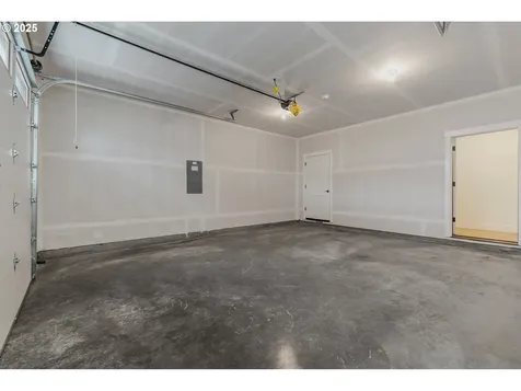 1209 S 6th Avenue Kelso WA 98626