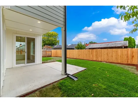 1209 S 6th Avenue Kelso WA 98626