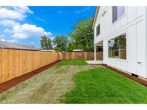1209 S 6th Avenue Kelso WA 98626