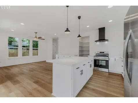 1209 S 6th Avenue Kelso WA 98626