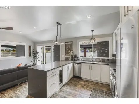 1645 N Jantzen Avenue Portland OR 97217
