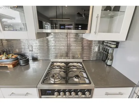 1645 N Jantzen Avenue Portland OR 97217